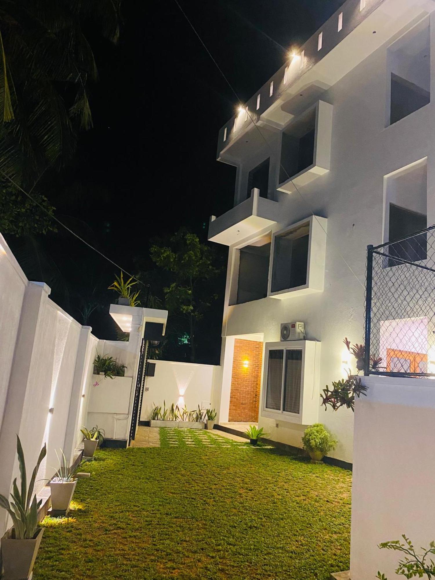 Hotel Ocean Ripples Hikkaduwa Exterior foto
